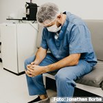 Una PNL pide un plan de atención psicológica para los profesionales sanitarios con el que paliar el desgaste emocional derivado de su actividad actual