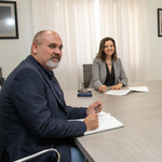 El COP tinerfeño suscribe un acuerdo de colaboración con el Cabildo para la intervención en  crisis y emergencias