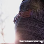 La pérdida de un bebe conlleva profundos costes psicológicos, según un informe