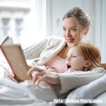 Si quieres potenciar el aprendizaje de tus hijos pequeños, léeles libros – informe de la OECD