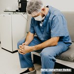 Entrenamientos en el manejo del estrés laboral basados en ACT para la mejora de la salud mental de trabajadores y trabajadoras sanitarias