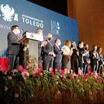 La vicedecana del COPCLM recoge un reconocimiento en nombre de los y las profesionales de la Psicología de Castilla-La Mancha