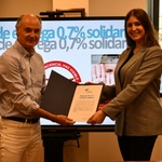 Acto de entrega del 0,7% del COP Madrid al proyecto solidario Atención Biopsicosocial y Educativa en el alumnado con Síndrome 22q11 que ha sufrido bullying