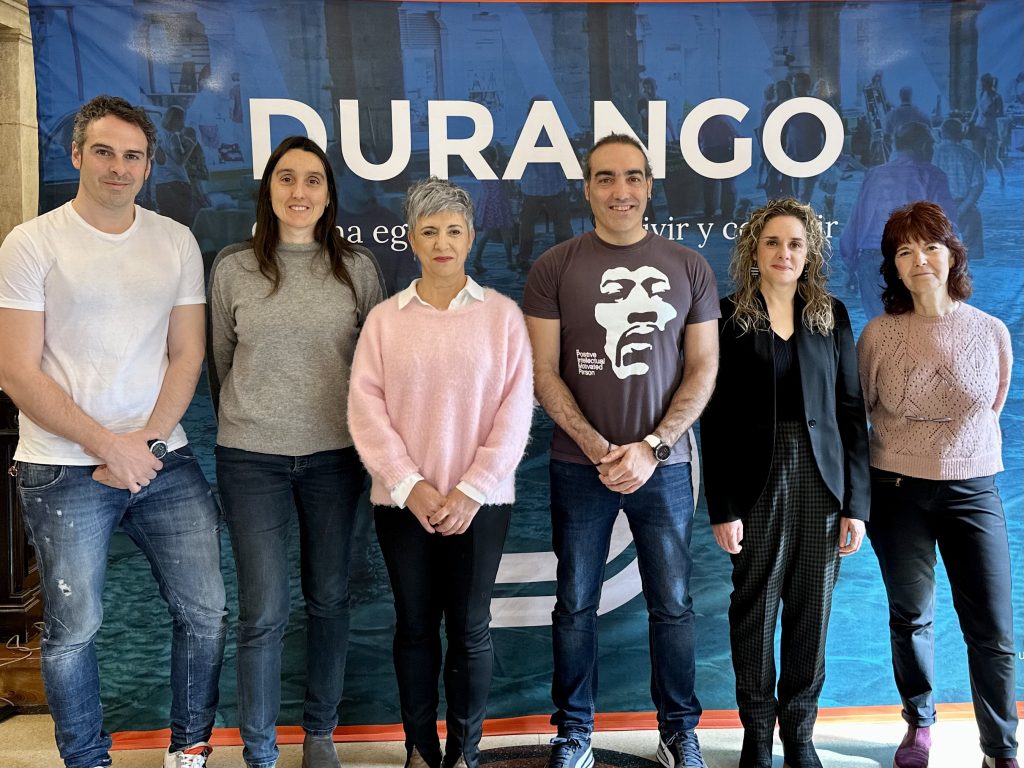 El Ayuntamiento de Durango, con la colaboración del COP Bizkaia, ha puesto en marcha un programa pionero de salud mental para jóvenes