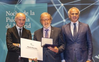 Menciones y Distinciones otorgadas por el COPM