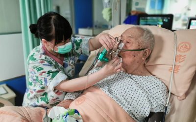 Riesgos de los antipsicóticos para el delirio postoperatorio en mayores