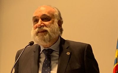 Francisco Santolaya, presidente del COP, recibe el Premio AXA Prevenga por su trayectoria profesional