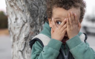 ¿Cómo ayudar a los niños que son socialmente ansiosos?