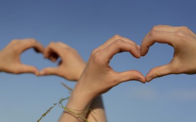 ¿Se relacionan las creencias sobre el amor con el bienestar psicológico durante la adultez emergente?