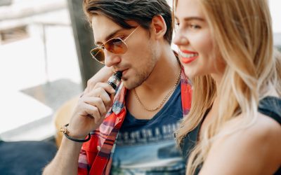 Factores de riesgo de uso de cigarrillos electrónicos entre adolescentes