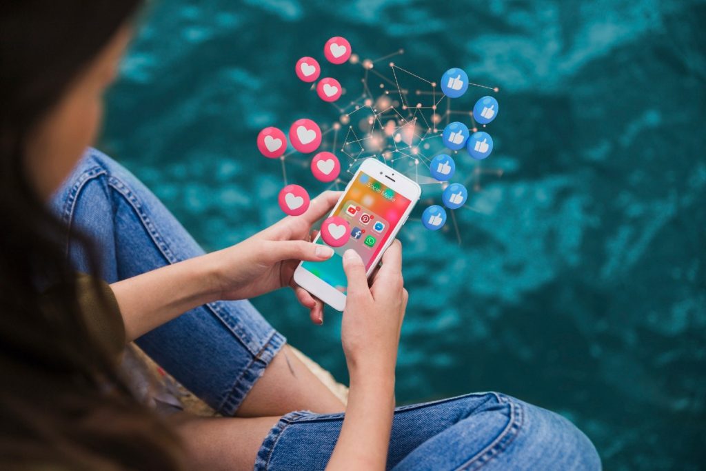 Menores y redes sociales.
