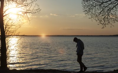 El Gobierno aprueba la primera estrategia para detectar y combatir la soledad no deseada