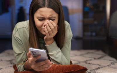 ¿Qué lleva a los adolescentes a defender, ignorar o apoyar el ciberacoso?