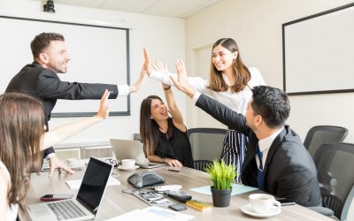 El reconocimiento, el logro de objetivos y las relaciones positivas, favorecen la sensación de felicidad en el ámbito laboral